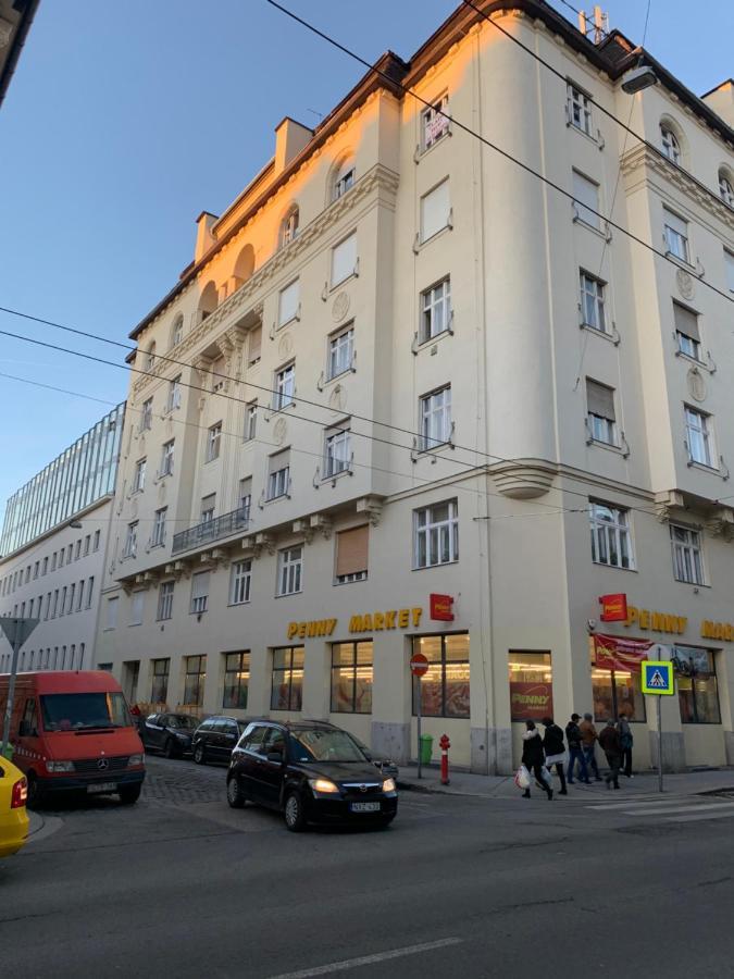 Apartamento King-Kongs Luxury Cave Budapest Exterior foto